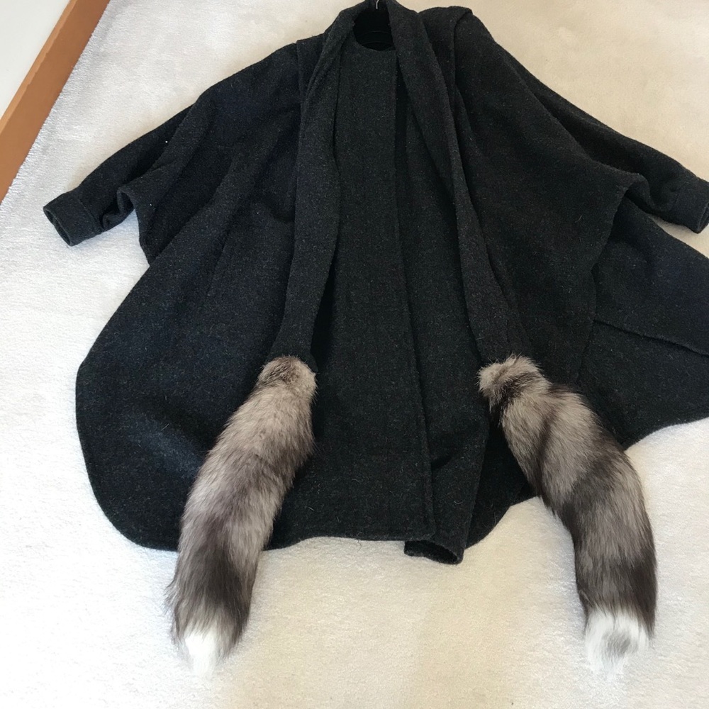 Coat/wrap with faux fox accent